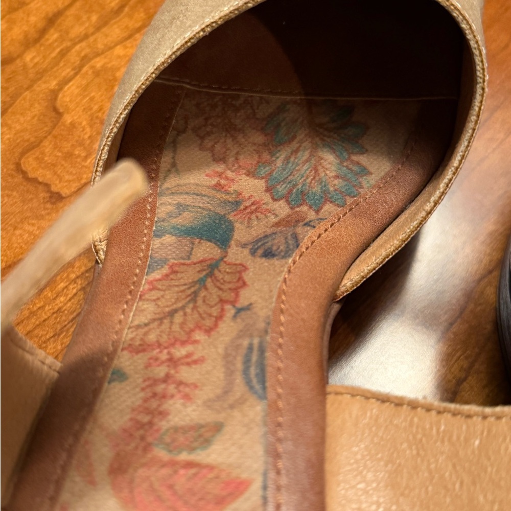 boc Beige/Tan Slingback Clog Heels - Picture 7 of 7